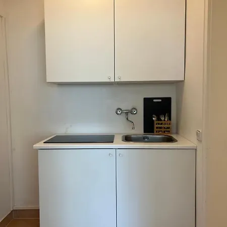 Wooddesign Netflix Box Spring Apartment